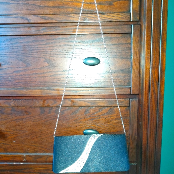 Satin handbag - Picture 4 of 5